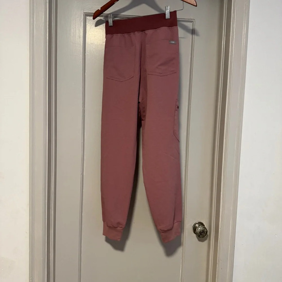 Women’s Figs mineral mauve jogger size S/P - Picture 5 of 7